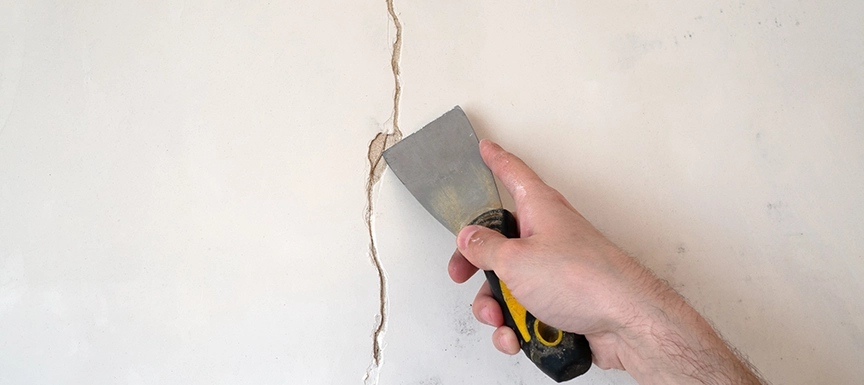 Choosing the Right Filler for Wall Crack