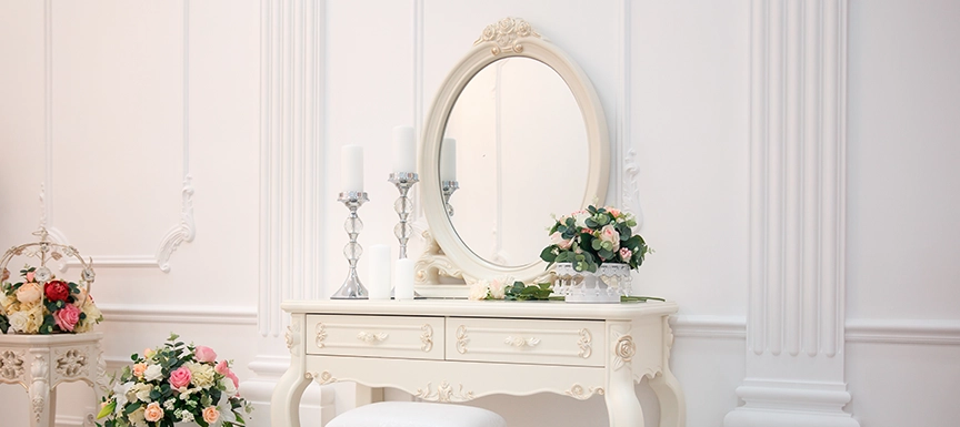 Classic White: Timeless Elegance for Your Bedroom